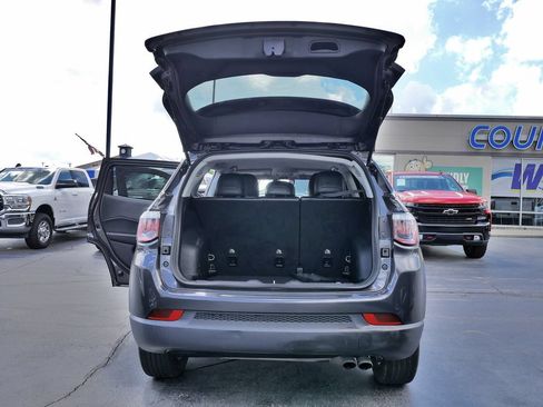 Used 2019 Jeep Compass Latitude FWD image 15