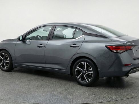 Used 2025 Nissan Sentra SV image 6