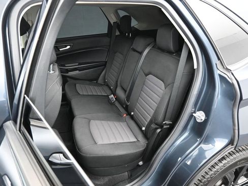 Used 2022 Ford Edge SE w/ Black Appearance Package image 21