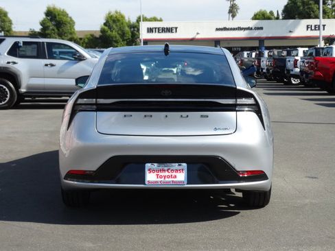 New 2026 Toyota Prius Plug-In Hybrid FWD image 6