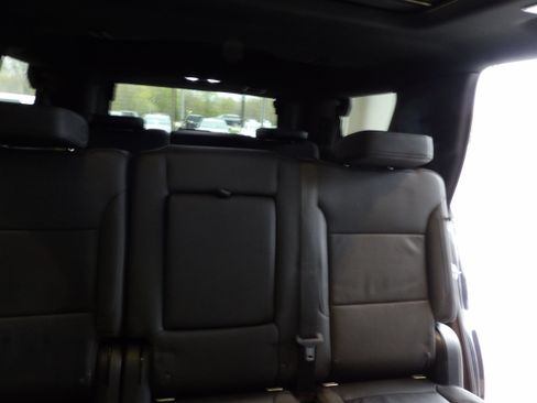 Used 2022 Chevrolet Tahoe LT w/ Luxury Package AWD/4WD image 30