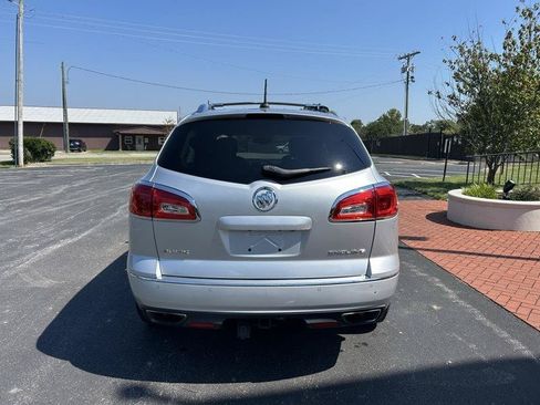 Used 2017 Buick Enclave Leather FWD image 4