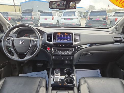 Used 2018 Honda Pilot Touring image 19
