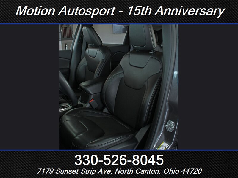 Used 2019 Jeep Cherokee Latitude Plus AWD/4WD image 23