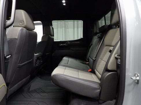 Used 2024 Chevrolet Silverado 1500 ZR2 image 10