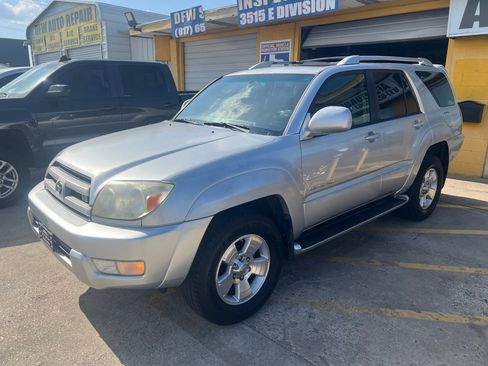 Used 2004 Toyota 4Runner Limited AWD/4WD image 3