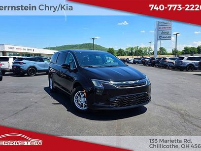 New 2027 Chrysler Pacifica Select