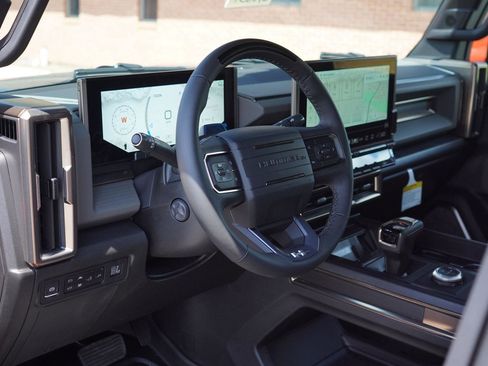 New 2025 GMC Hummer EV 2X w/ LPO, Dark Essentials Package image 27