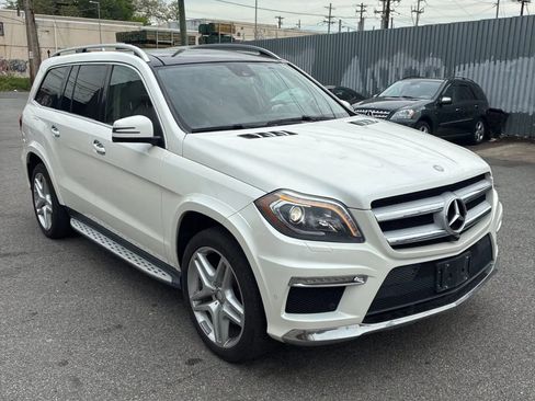 Used 2015 Mercedes-Benz GL 550 4MATIC image 12