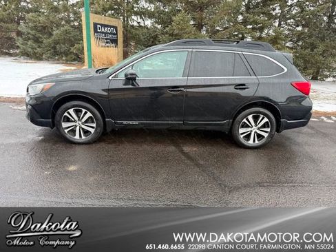 Used 2018 Subaru Outback 2.5i Limited image 1