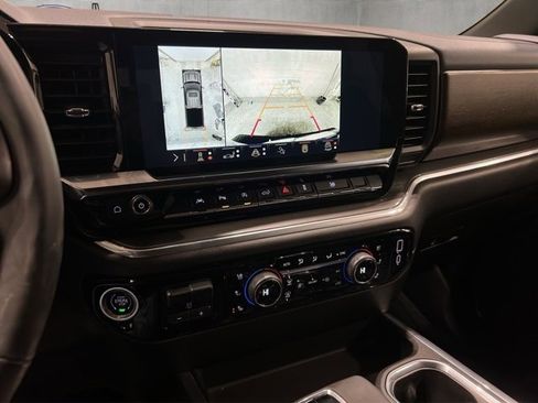 Used 2024 Chevrolet Silverado 1500 High Country w/ High Country Premium Package image 17