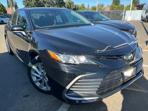 Used 2023 Toyota Camry LE w/ Convenience Package FWD image 3