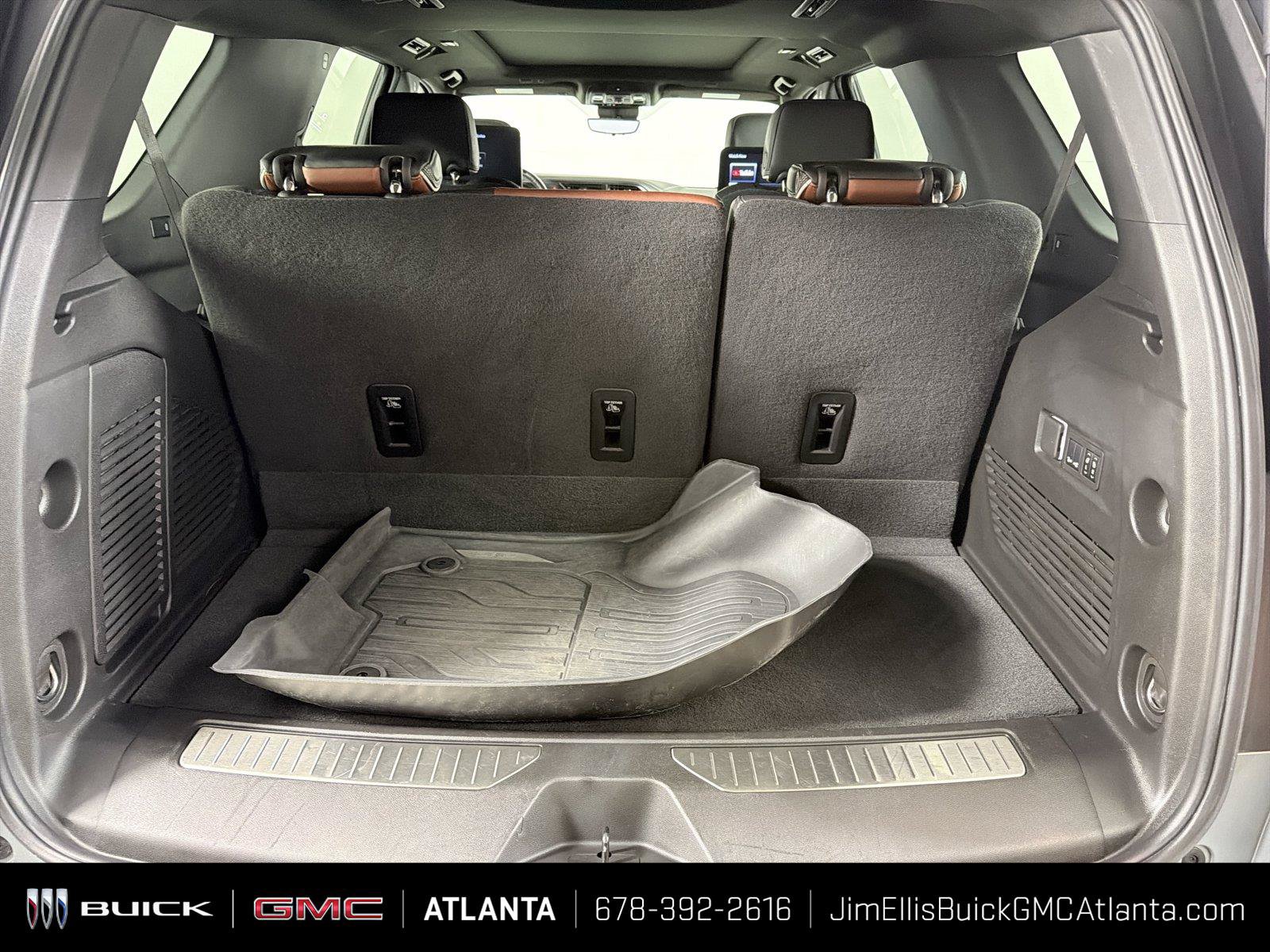 Used 2024 GMC Yukon Denali Ultimate AWD/4WD image 18