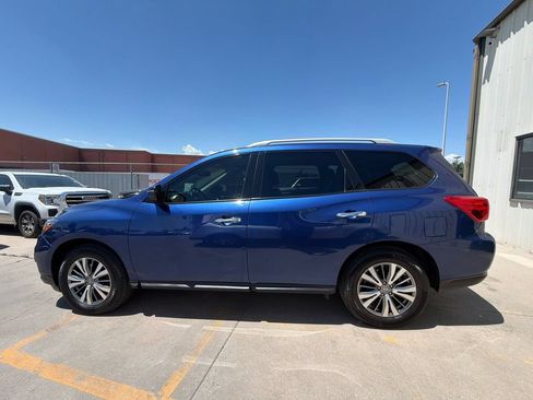 Used 2020 Nissan Pathfinder SL AWD/4WD image 8