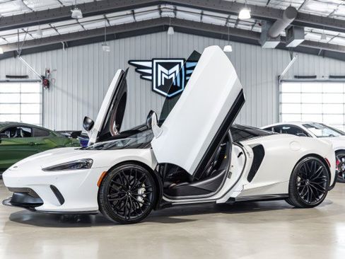 Used 2023 McLaren GT RWD image 1