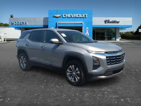 Used 2026 Chevrolet Equinox LT FWD image 7