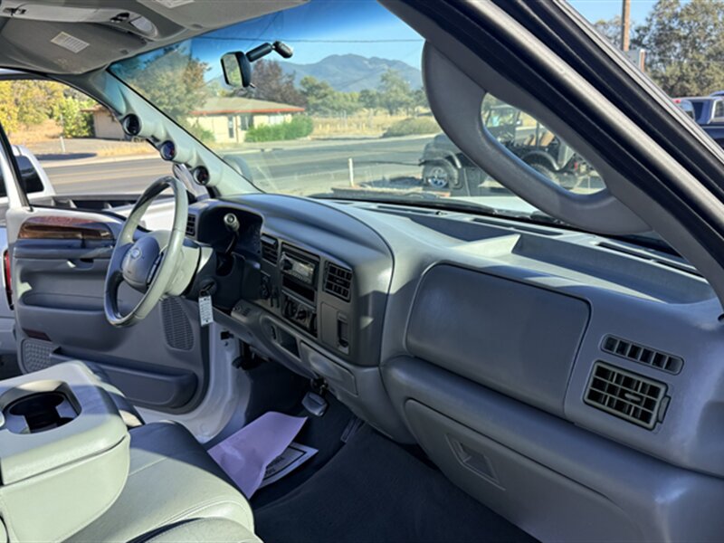 Used 2004 Ford F250 Lariat AWD/4WD image 32