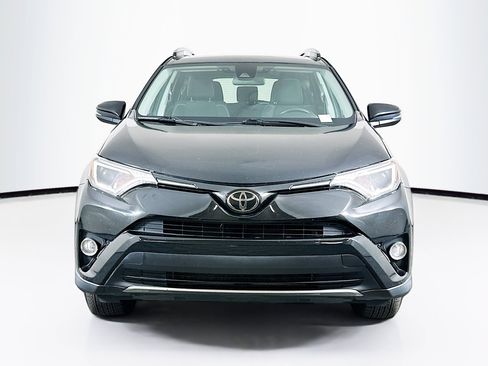 Used 2018 Toyota RAV4 XLE image 2
