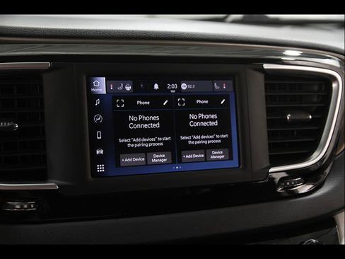 Used 2023 Chrysler Voyager LX FWD image 9