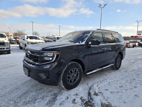 Used 2025 Ford Expedition Active image 17