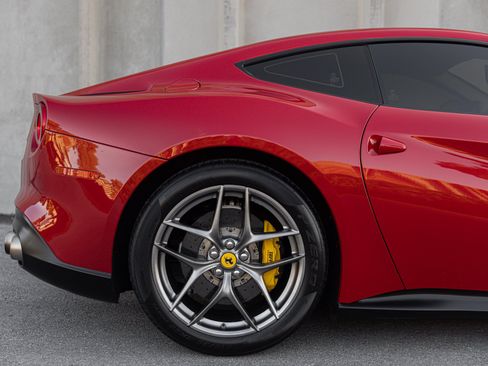 Used 2014 Ferrari F12 Berlinetta RWD image 30