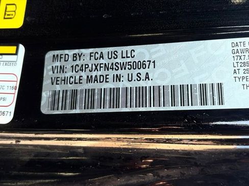 Used 2025 Jeep Wrangler Unlimited Rubicon image 31