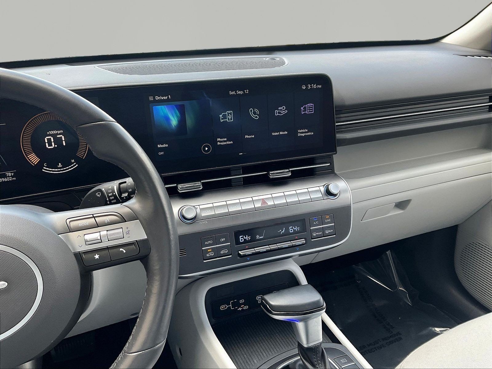 Used 2025 Hyundai Kona SEL AWD/4WD image 9