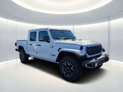 New 2026 Jeep Gladiator Sport AWD/4WD image 2