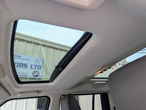 Used 2015 Land Rover LR4 HSE LUX image 6