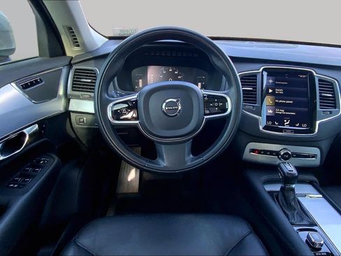 Used 2018 Volvo XC90 T5 Momentum w/ Convenience Package AWD/4WD image 6
