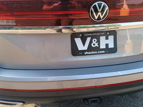 Used 2025 Volkswagen Atlas SE AWD/4WD image 10