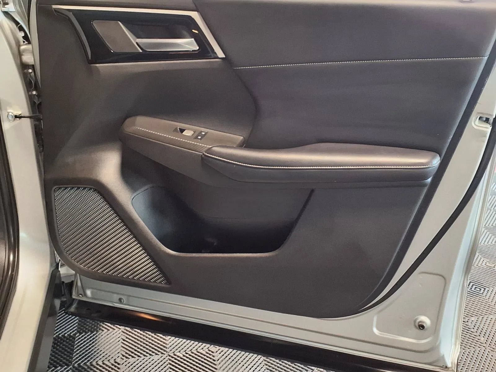 Used 2022 Mitsubishi Outlander SE AWD/4WD image 12
