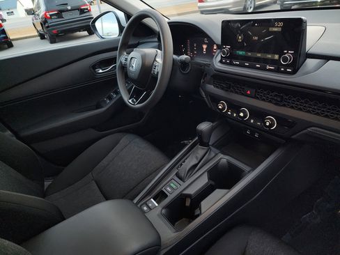 Certified 2025 Honda Accord LX image 13