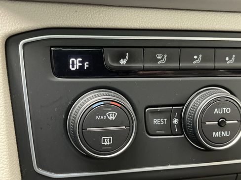 Used 2021 Volkswagen Atlas SE image 23