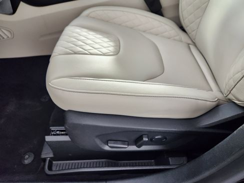 Used 2023 Ford Edge Titanium image 13