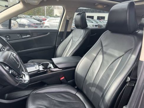 Used 2023 Lincoln Nautilus Reserve w/ Monochromatic Package image 11