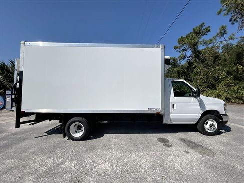 New 2025 Ford E-450 and Econoline 450 Super Duty w/ Power Equipment Group image 9