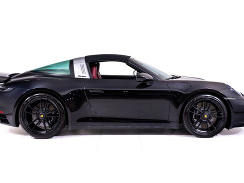 Used 2022 Porsche 911 Targa 4 GTS w/ Premium Package AWD/4WD image 6