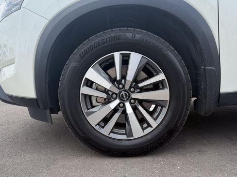 Used 2024 Nissan Pathfinder SL FWD image 31