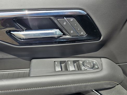 New 2025 Chevrolet Suburban Premier w/ Sun And Tow Package image 18