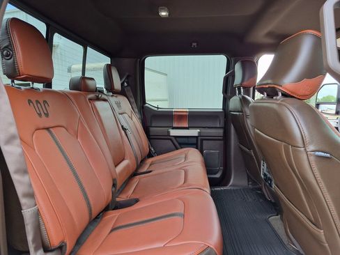 Used 2019 Ford F150 King Ranch w/ Equipment Group 601A Luxury AWD/4WD image 27
