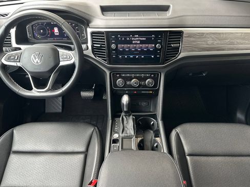 Used 2023 Volkswagen Atlas Cross Sport SE FWD image 13