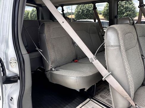 Used 2022 Chevrolet Express 3500 LS image 23