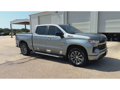 Used 2023 Chevrolet Silverado 1500 RST w/ Z71 Off-Road Package AWD/4WD image 2
