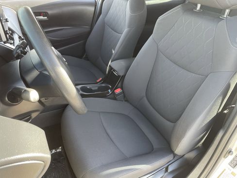 Used 2021 Toyota Corolla LE w/ Carpet Mat Package (TMS) image 19