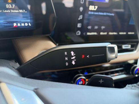 Used 2025 Chevrolet Equinox ACTIV w/ Safety and Technology Package image 21