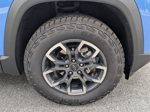 Used 2025 Chevrolet Equinox ACTIV w/ Convenience Package III AWD/4WD image 9