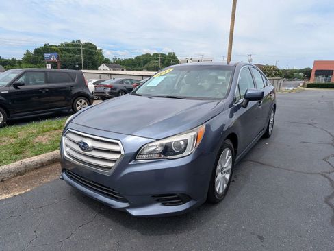 Used 2017 Subaru Legacy 2.5i Premium AWD/4WD image 3