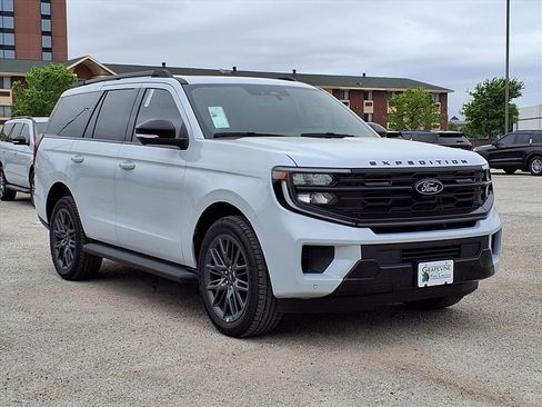 New 2026 Ford Expedition Platinum w/ Stealth Appearance Package AWD/4WD image 10