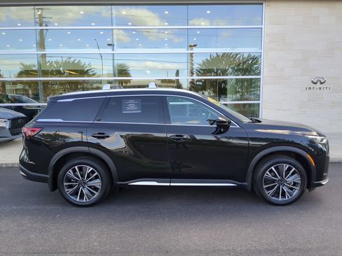 Certified 2026 INFINITI QX60 Luxe w/ Cargo Package image 3